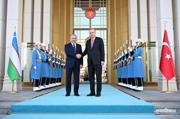 Президент Мирзиёев встретился с главой Турции Эрдоганом
