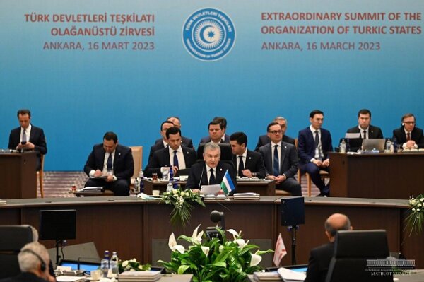 Президент Узбекистана выдвинул ряд инициатив на саммите Организации тюркских государств