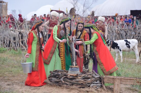 Жители Туркменистана широко отметили древнейший праздник Новруз