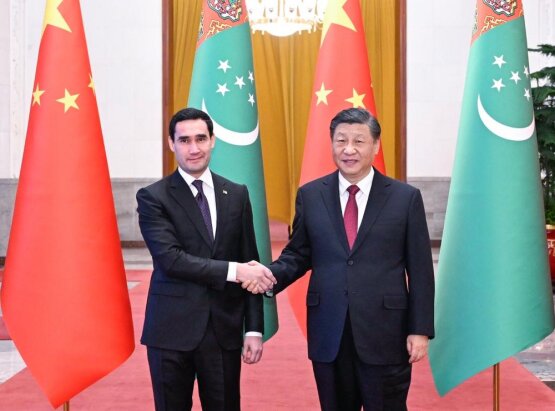 Глава Туркменистана Сердар Бердымухамедов поздравил председателя КНР Си Цзиньпина с 70-летием