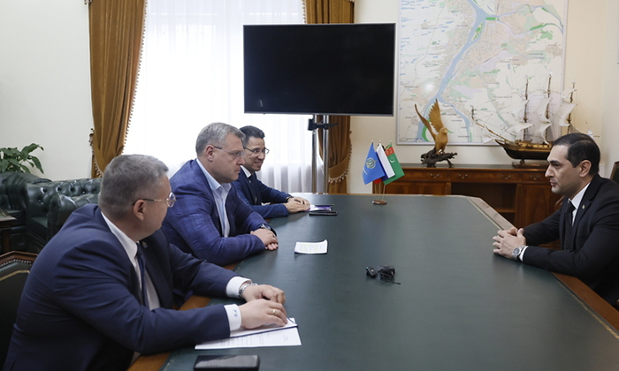 Губернатор Астраханской области поблагодарил экс-консула Туркменистана за плодотворную работу