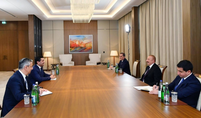 Лидер Азербайджана Алиев и глава МИД Узбекистана Саидов обсудили вопросы дальнейшего сотрудничества