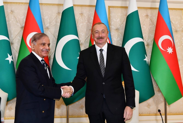 Глава Азербайджана и премьер Пакистана договорились увеличить количество совместных военных учений