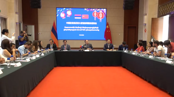 Между Китаем и Арменией хотят запустить прямые рейсы
