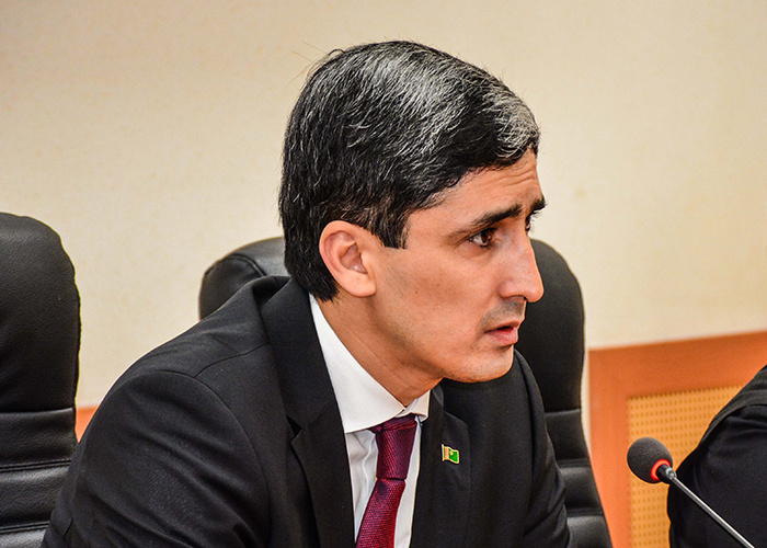 Посол Туркменистана презентовал в Японии новую книгу Гурбангулы Бердымухамедова