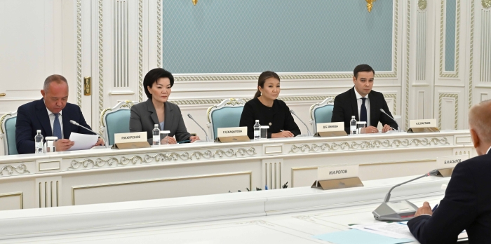 Президент Казахстана встретился с омбудсменами и правозащитниками