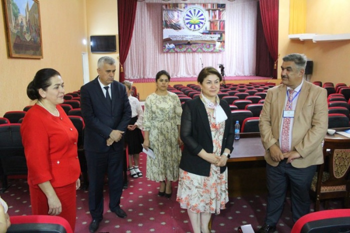 Республиканский конкурс «Мудрости зари сиянье – книга» проходит в Таджикистане 