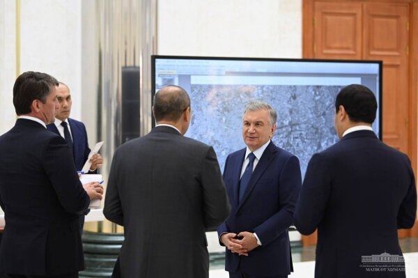 Президенту Узбекистана представили ход строительства двух объектов в Ташкенте