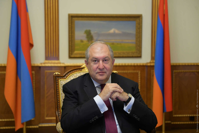 Ален Симонян сообщил о получении прошения об отставке президента Армении