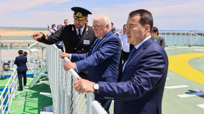 Президент Германии Штайнмайер ознакомился с возможностями порта Курык в Казахстане