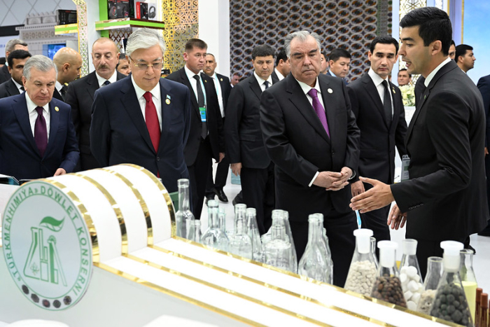 Бизнесмены из Туркменистана представили продукцию на выставке стран Центральной Азии в Душанбе