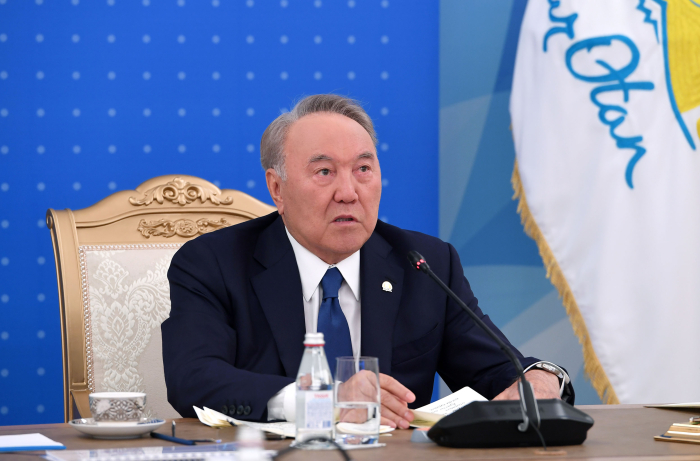 Президент направил поздравительные письма Токаеву и Назарбаеву по случаю 30-летия независимости