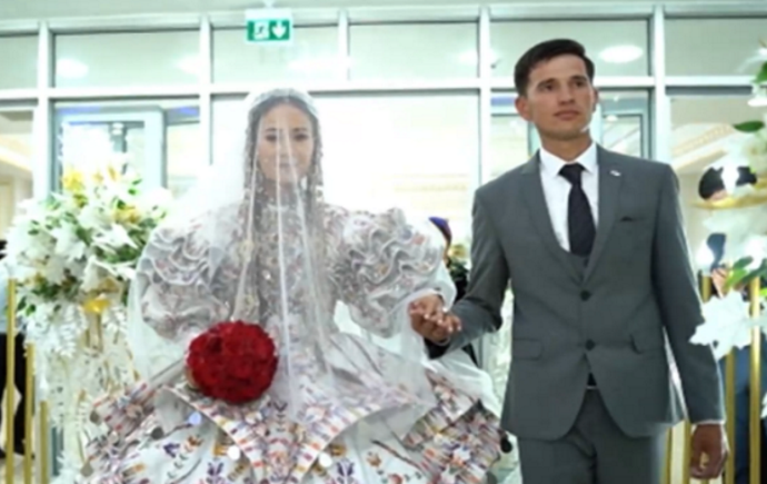 В «умном городе» Туркменистана Аркадаг сыграли первую свадьбу