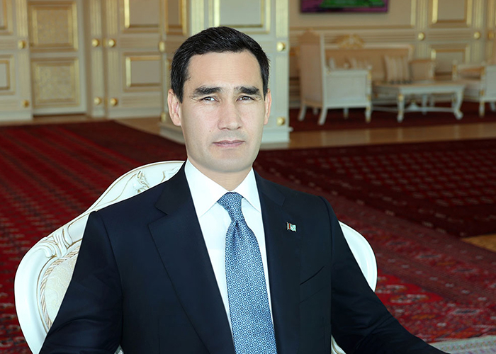 Президент Туркменистана заслушал доклад о развитии торговли и промышленности