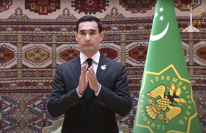 Президент Туркменистана Сердар Бердымухамедов выступил с речью на заседании Халк Маслахаты
