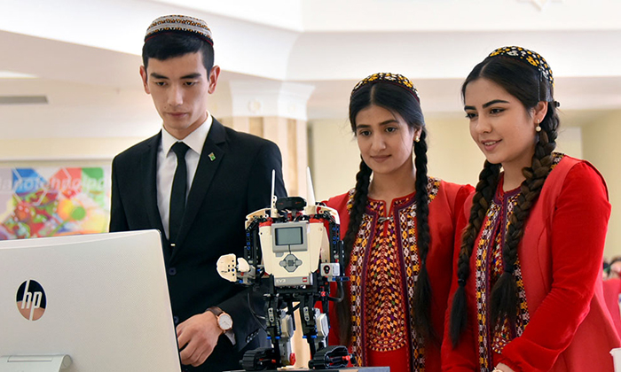 Туркменистан сделал ставку на молодое поколение в рамках экономического развития