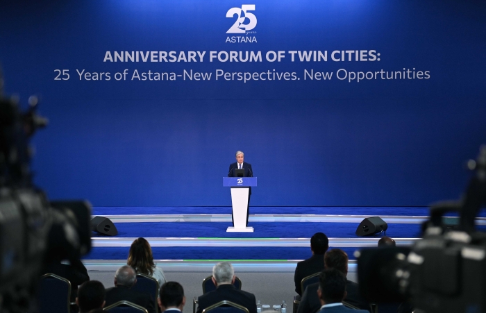 Президент Токаев принял участие в форуме городов-побратимов Астаны по случаю её 25-летнего юбилея
