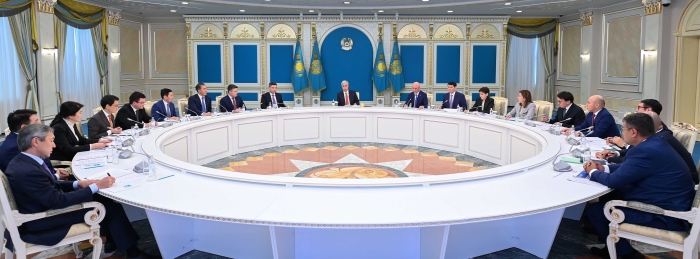 Глава Казахстана Токаев обсудил с министрами ключевые вызовы социально-экономического развития