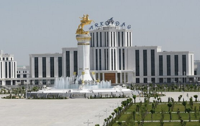 В Туркменистане прошёл хакатон на лучшие студенческие проекты для города Аркадаг