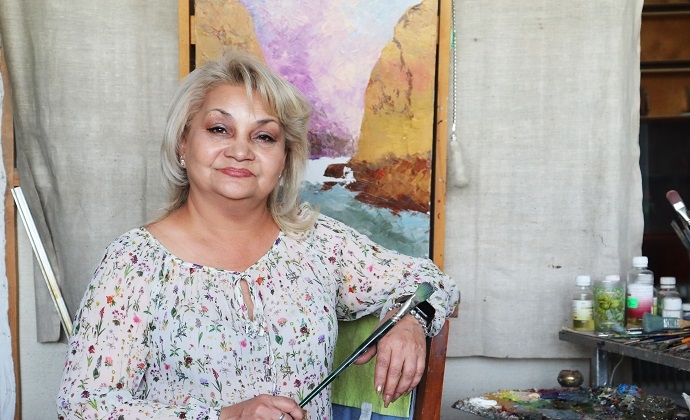 Беззаветная любовь художника Розыкуловой к Туркменистану ожила в её картинах