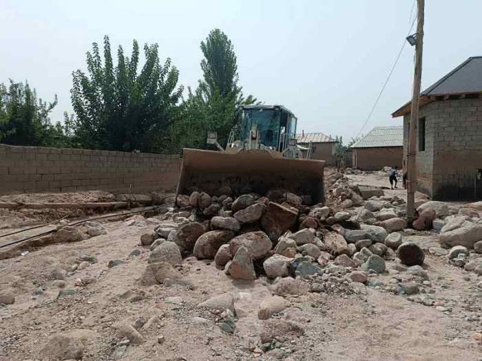 В Таджикистане ликвидируют последствия стихийного бедствия