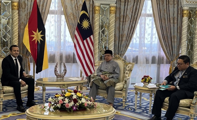 Посол Туркменистана провёл переговоры с губернатором штата Саравак Малайзии