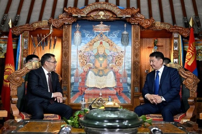 Глава Киргизии назвал президенту Монголии проблему, мешающую повысить взаимный товарооборот