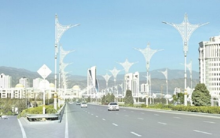 Председатель Халк Маслахаты Туркменистана дал рекомендации по строительству автодорог в столице
