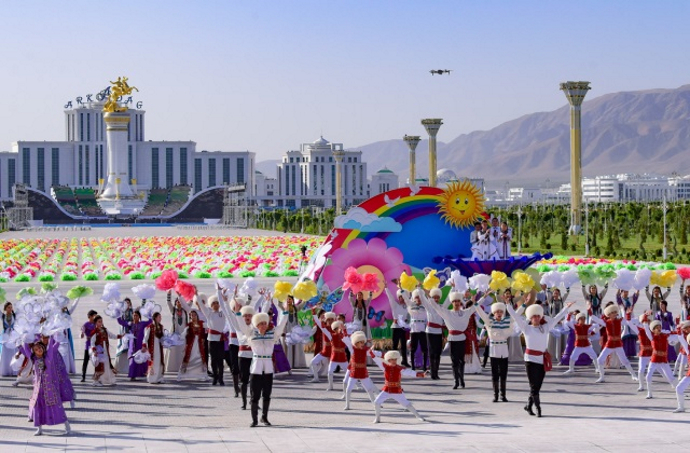 В Туркменистане стартовал творческий конкурс «Аркадаг – город молодёжи»