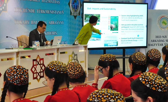 Директор ЮНЕП Джанг ознакомилась с проектами Туркменистана в сфере экологии
