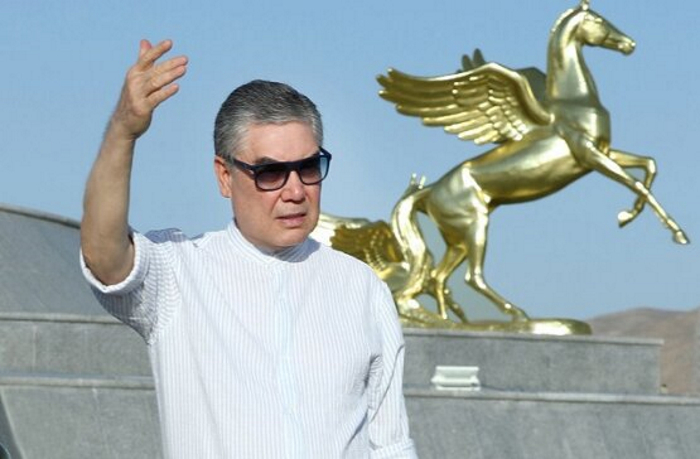Церемония открытия города Аркадаг в Туркменистане стартует от монумента легендарному Акхану
