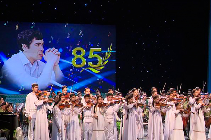 В Туркменистане стартовал музыкальный фестиваль в честь 85-летия Нуры Халмамедова