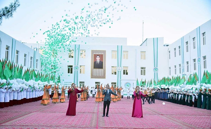 В Лебапском велаяте Туркменистана начали работать 2 отремонтированные больницы