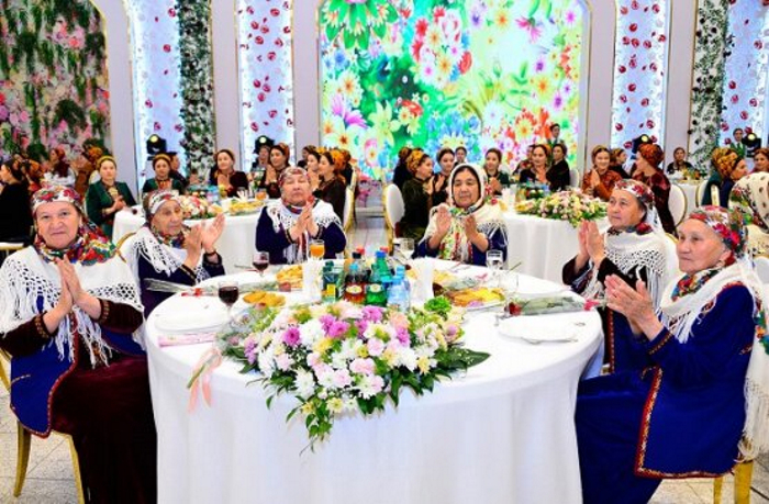В Ашхабаде прошло торжество по случаю Международного женского дня