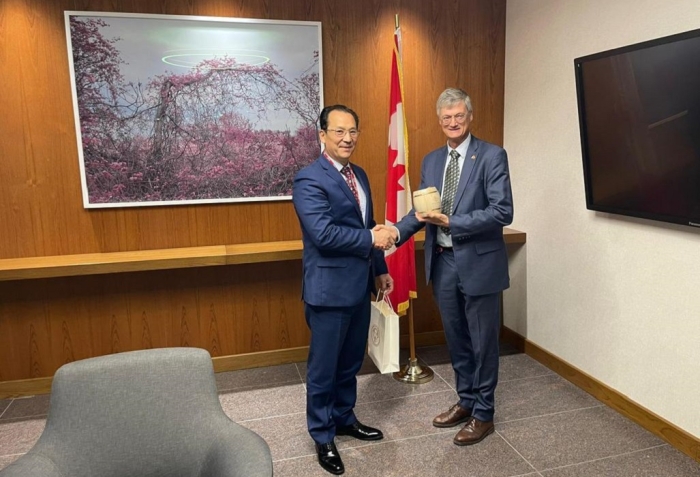 Киргизия и Канада обсудили вопросы двустороннего сотрудничества