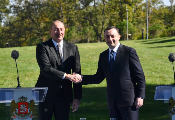 Ильхам Алиев встретился с премьер-министром Грузии Ираклием Гарибашвили