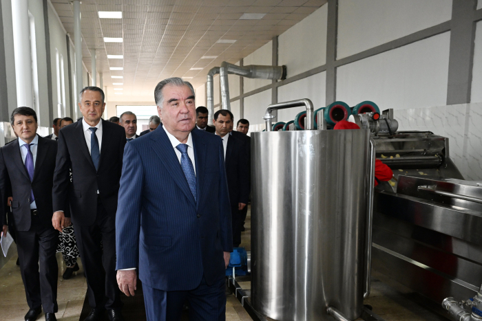 Чипсовый завод открыл президент Таджикистана