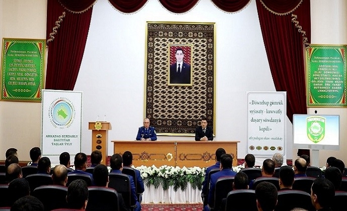 В Туркменистане обсудили роль таможенной политики в развитии внешнеторгового сотрудничества