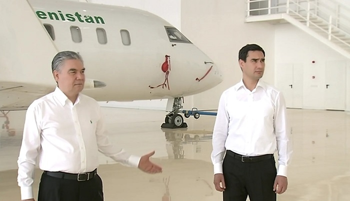 Председатель Халк Маслахаты и президент Туркменистана посетили аэропорт Ашхабада