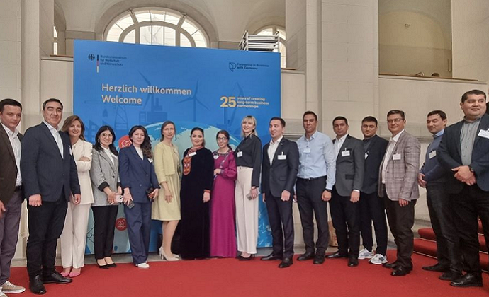 Ашхабад присоединился к празднованию 25-летия Программы подготовки управленческих кадров в Берлине
