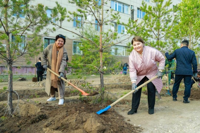 В Астане прошла акция «Посади свое дерево»