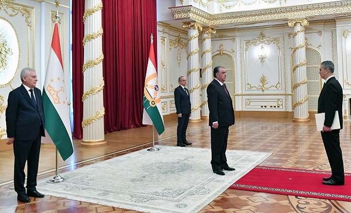В Душанбе состоялась церемония вручения верительных грамот посла Туркменистана лидеру Таджикистана