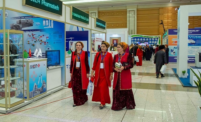 В Туркменистане отметили День работников здравоохранения и медицинской промышленности
