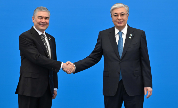 Национальный лидер Туркменистана провел переговоры с главой Казахстана на полях саммита ОТГ в Астане