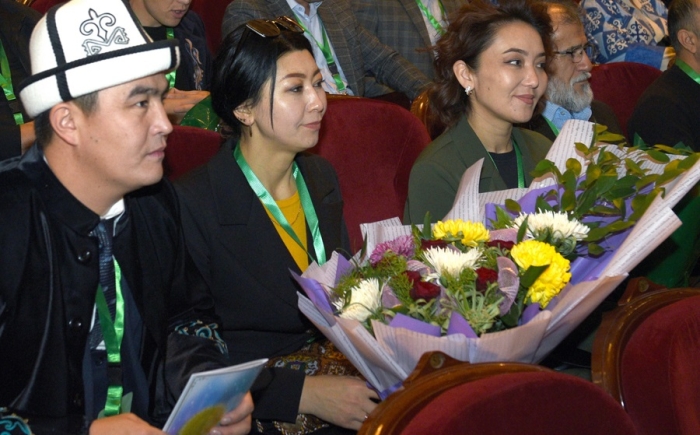 В Ашхабаде прошла церемония закрытия международного театрального фестиваля