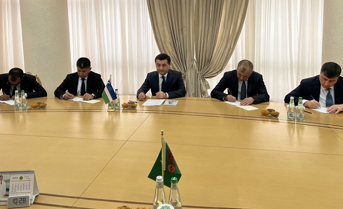 Министры иностранных дел Туркменистана и Узбекистана обсудили график предстоящих мероприятий
