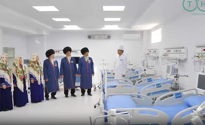 В Марыйском и Балканском велаятах торжественно открыли обновлённые многопрофильные больницы