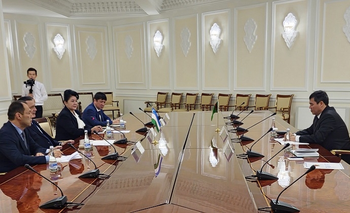 Посол Туркменистана провёл встречу со спикером палаты узбекского парламента