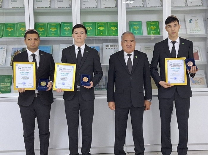 Студенты из Туркменистана заняли третьи места на математической олимпиаде