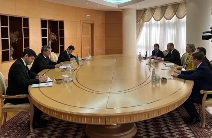 В МИД Туркменистана состоялась встреча с главой ЮНОПС